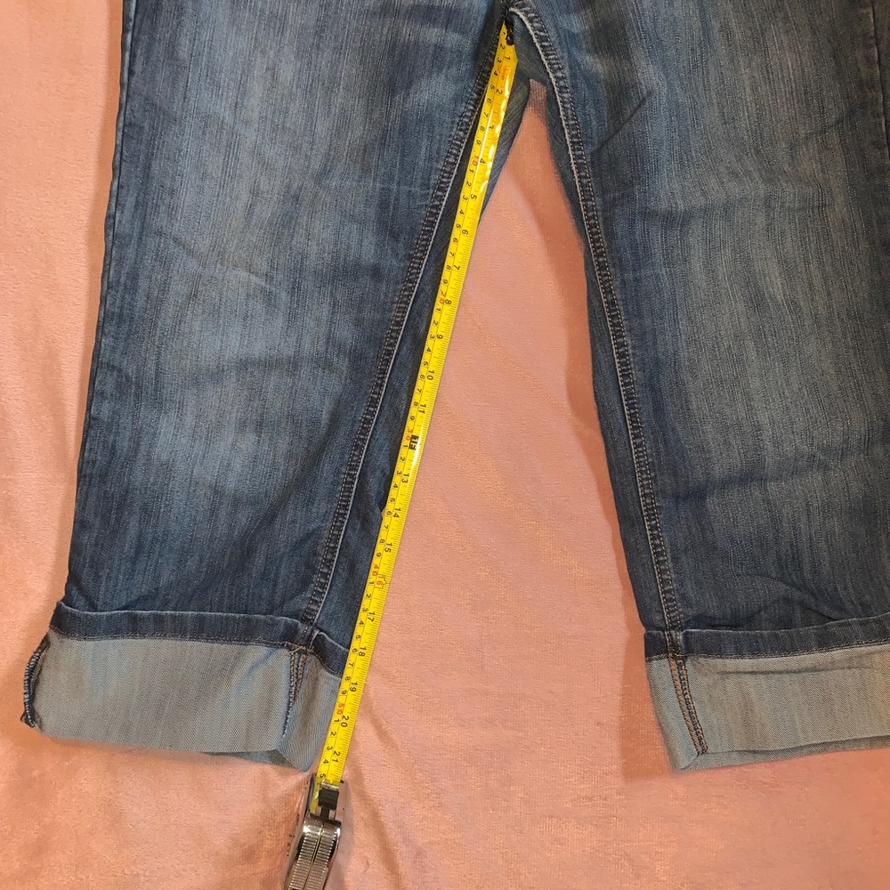 MERONA•mid rise•capris - Picture 8 of 8